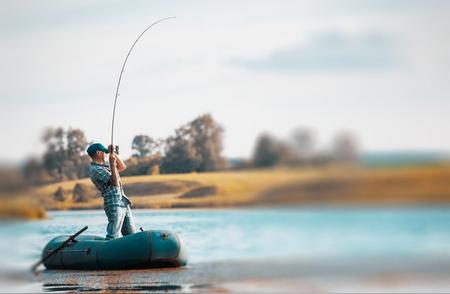 钓鱼新手必备：5个实用技巧让你成为渔场高手